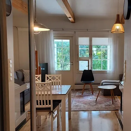 Saunallinen Lomayksioe Vuokatissa, Katinkullan Laehellae *